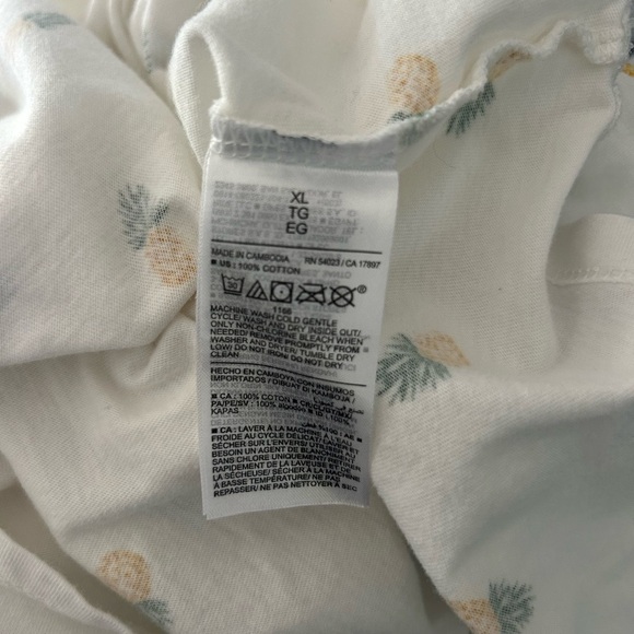 Old Navy Women’s White Short Sleeve T-Shirt with Pineapple Print Size XL - Picture 5 of 6